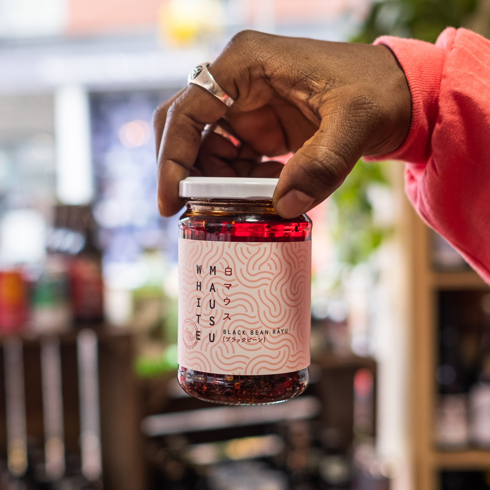 White Mausu Black Bean Rayu image 1