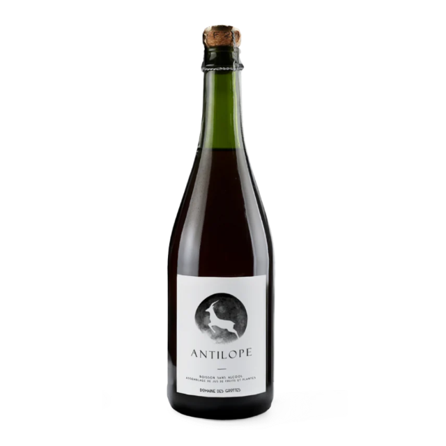 Wine bottle labeled 'Antilope' on a white background