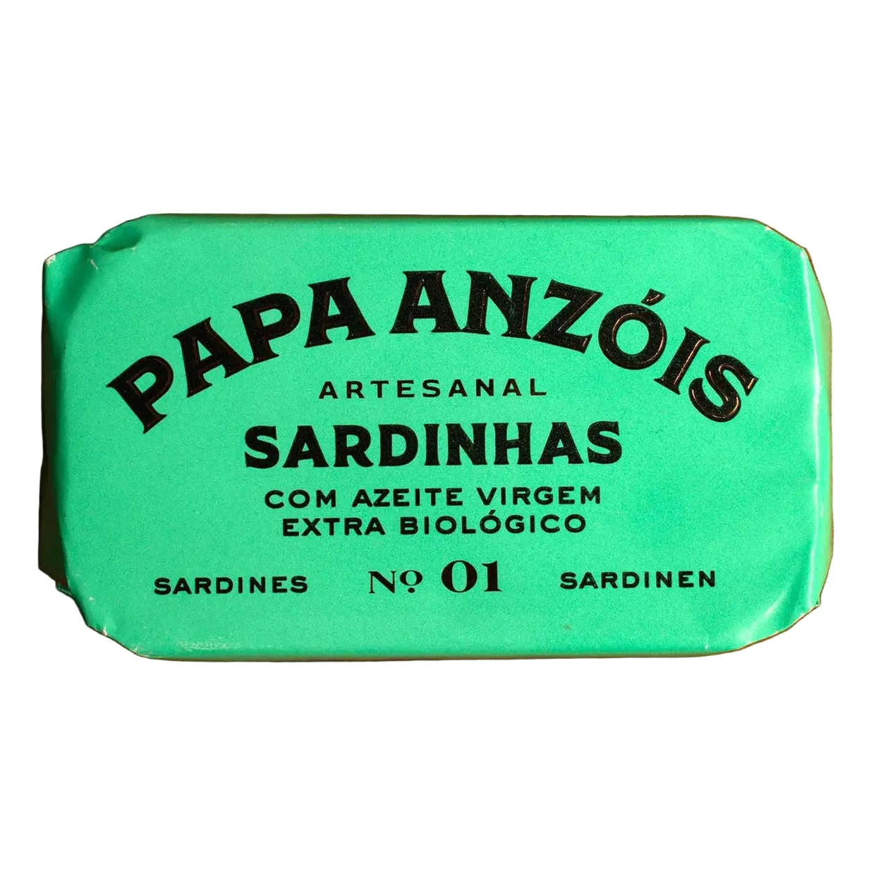 Green packaging of Papa Anzóis sardines on a wooden surface